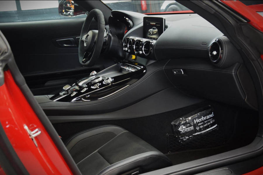 Mercedes-Benz AMG GT 4.0 R Org.NL!!|PPF|25000km!!|Dealer Onderhouden Mercedes-Benz AMG GT 4.0 R Org.NL!!|PPF|25000km!!|Dealer Onderhouden