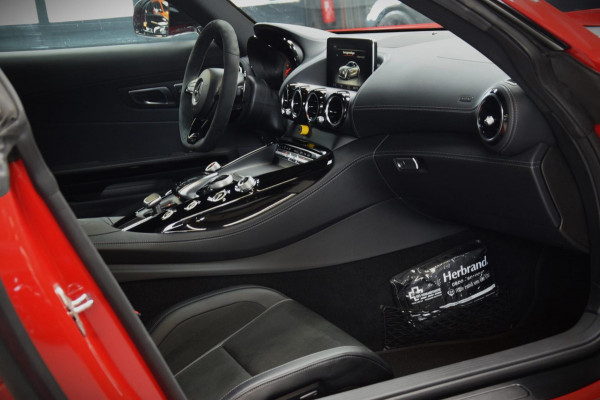 Mercedes-Benz AMG GT 4.0 R Org.NL!!|PPF|25000km!!|Dealer Onderhouden Mercedes-Benz AMG GT 4.0 R Org.NL!!|PPF|25000km!!|Dealer Onderhouden
