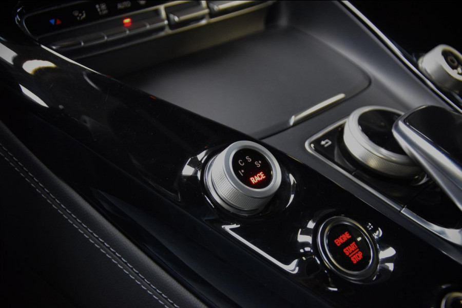 Mercedes-Benz AMG GT 4.0 R Org.NL!!|PPF|25000km!!|Dealer Onderhouden Mercedes-Benz AMG GT 4.0 R Org.NL!!|PPF|25000km!!|Dealer Onderhouden