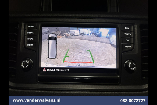 Volkswagen Crafter 2.0 TDI 141pk L3H2 L2H1 Euro6 Airco | Camera | Navigatie | 3000kg trekhaak Apple Carplay, Android Auto, Parkeersensoren, Bijrijdersbank