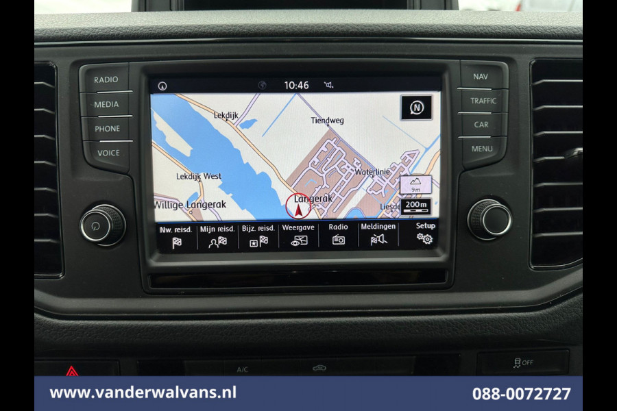 Volkswagen Crafter 2.0 TDI 141pk L3H2 L2H1 Euro6 Airco | Camera | Navigatie | 3000kg trekhaak Apple Carplay, Android Auto, Parkeersensoren, Bijrijdersbank