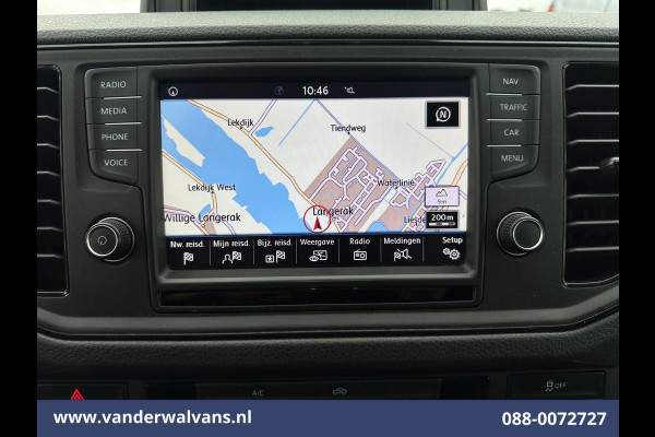Volkswagen Crafter 2.0 TDI 141pk L3H2 L2H1 Euro6 Airco | Camera | Navigatie | 3000kg trekhaak Apple Carplay, Android Auto, Parkeersensoren, Bijrijdersbank