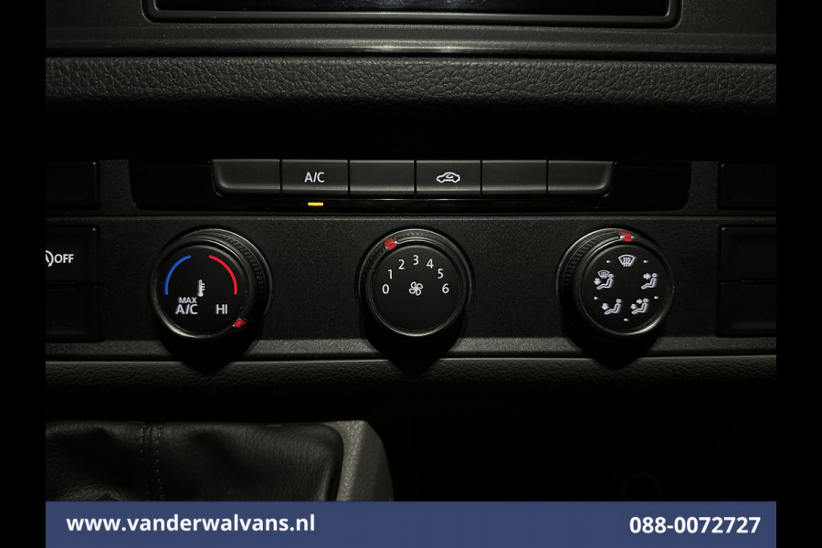 Volkswagen Crafter 2.0 TDI 141pk L3H2 L2H1 Euro6 Airco | Camera | Navigatie | 3000kg trekhaak Apple Carplay, Android Auto, Parkeersensoren, Bijrijdersbank