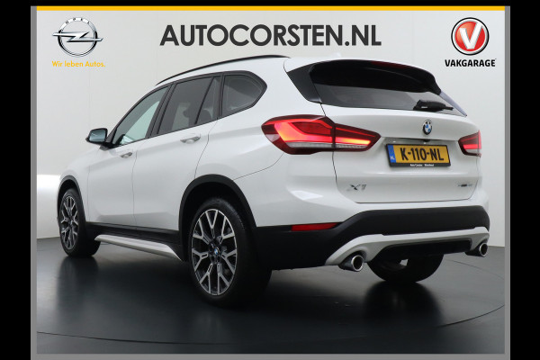 BMW X1 sDrive20i 192pk AUT-7 Sport/ Leer Pano-dak LED PDC-a+v Trekhaak Camera Navi-Pro Connected-Drive Dual-Ecc Cruise Control High Exe Keyless Stoelverwarming Led Elek.Achterklep Privacy Glas Mooie complete auto! 1800 kg trekvermogen!