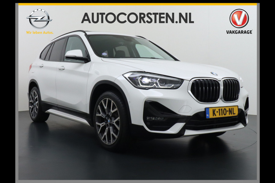 BMW X1 sDrive20i 192pk AUT-7 Sport/ Leer Pano-dak LED PDC-a+v Trekhaak Camera Navi-Pro Connected-Drive Dual-Ecc Cruise Control High Exe Keyless Stoelverwarming Led Elek.Achterklep Privacy Glas Mooie complete auto! 1800 kg trekvermogen!