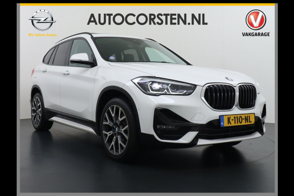 BMW X1 sDrive20i 192pk AUT-7 Sport/ Leer Pano-dak LED PDC-a+v Trekhaak Camera Navi-Pro Connected-Drive Dual-Ecc Cruise Control High Exe Keyless Stoelverwarming Led Elek.Achterklep Privacy Glas Mooie complete auto! 1800 kg trekvermogen!