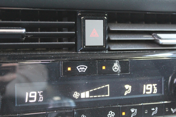 Nissan QASHQAI 1.3 MHEV 140PK Acenta | Adaptieve Cruise | Camera | BLIS | Stoel/Stuurverwarming