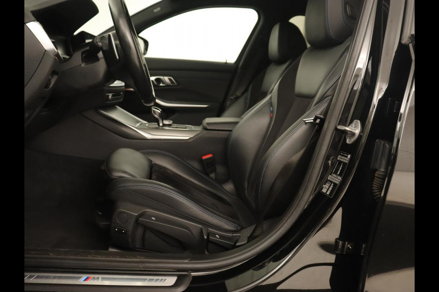 BMW 3 Serie 318i M Sport | Sportstoelen | Half leder | Carplay | Navigatie | Camera | Parkeerhulp | Climate control | Cruise control