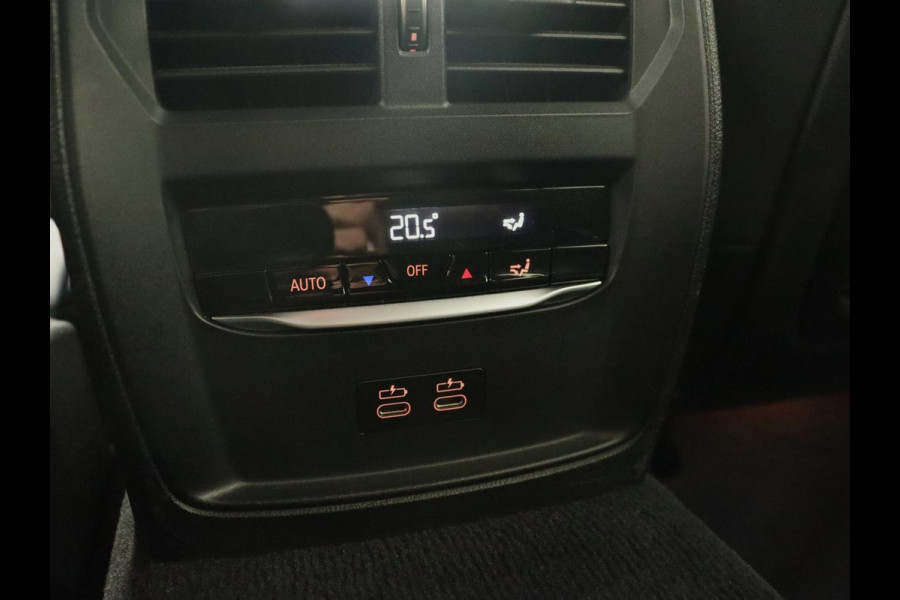 BMW 3 Serie 318i M Sport | Sportstoelen | Half leder | Carplay | Navigatie | Camera | Parkeerhulp | Climate control | Cruise control