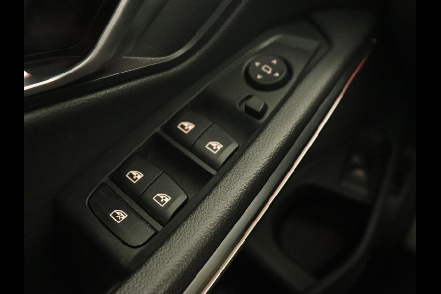 BMW 3 Serie 318i M Sport | Sportstoelen | Half leder | Carplay | Navigatie | Camera | Parkeerhulp | Climate control | Cruise control
