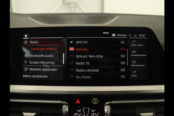 BMW 3 Serie 318i M Sport | Sportstoelen | Half leder | Carplay | Navigatie | Camera | Parkeerhulp | Climate control | Cruise control