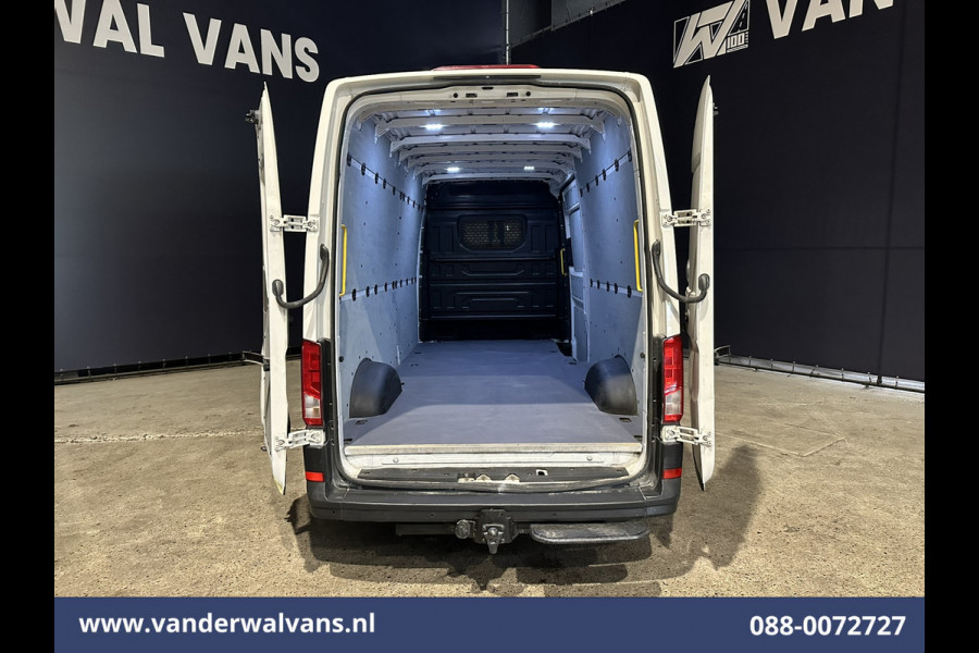 Volkswagen Crafter 2.0 TDI 140 pk L4H3 L3H2 Euro6 ** Airco | 3000kg trekhaak | Cruisecontrol | Parkeersensoren Bijrijdersbank