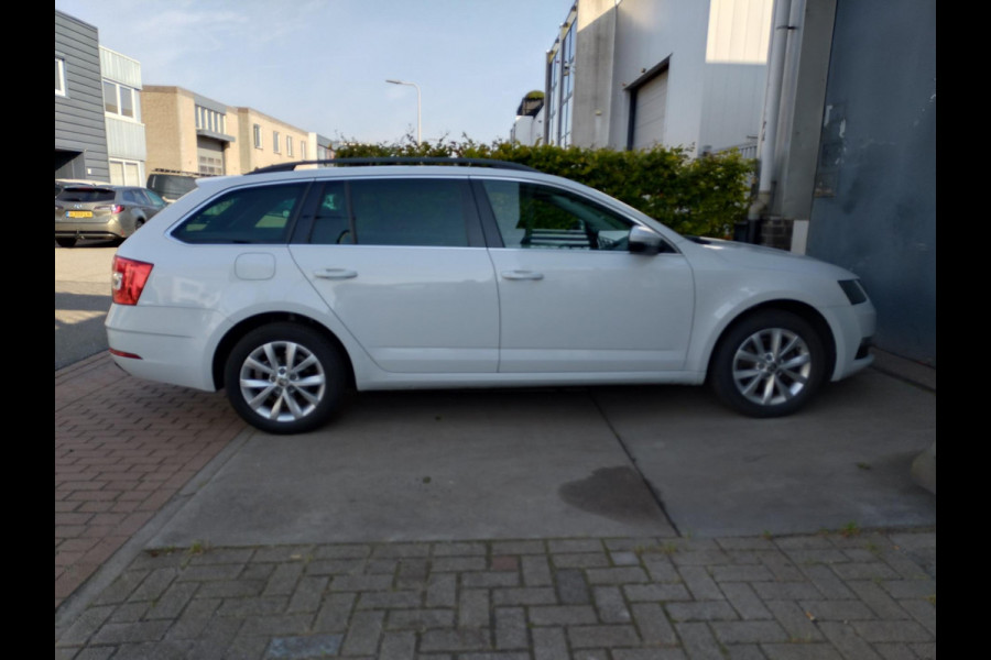 Škoda Octavia Combi 1.0 TSI Greentech Business Edition stoelverwarming
