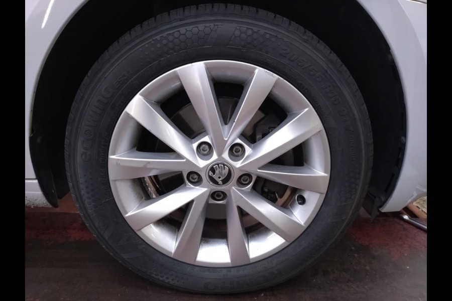 Škoda Octavia Combi 1.0 TSI Greentech Business Edition stoelverwarming