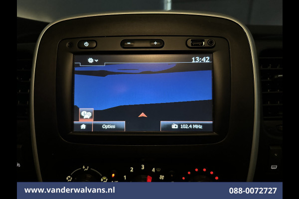 Renault Trafic 1.6 dCi L1H1 Euro6 Airco | Navigatie | Cruisecontrol | Trekhaak | Parkeersensoren Bijrijdersbank Renault Trafic 1.6 dCi L1H1 Euro6 Airco | Navigatie | Cruisecontrol | Trekhaak | Parkeersensoren Bijrijdersbank