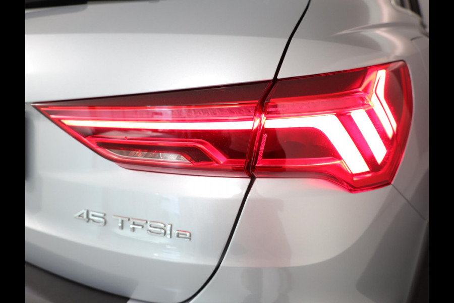 Audi Q3 45 TFSI e Advanced edition Hybrid 245pk | camera| 18'LM-velgen| Navi| El. achterklep