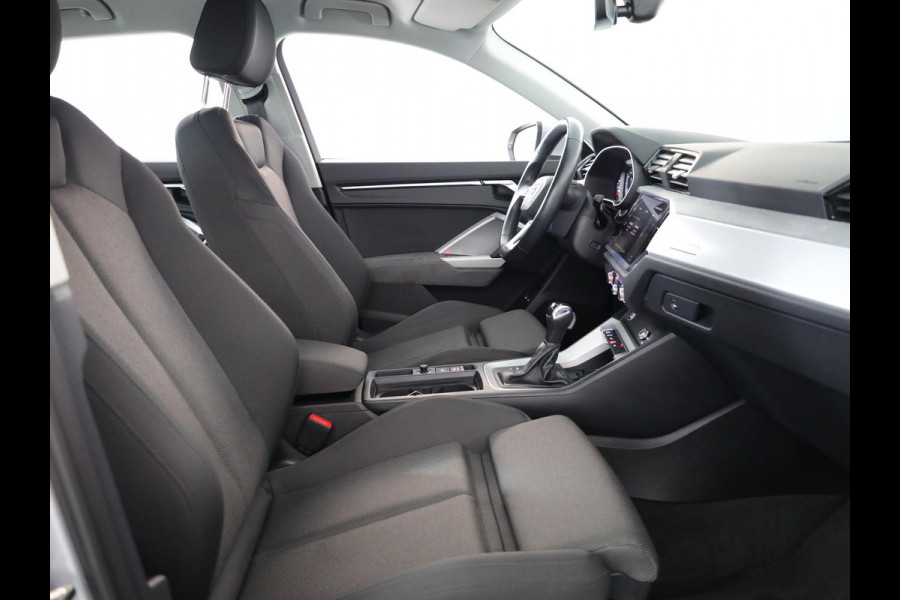 Audi Q3 45 TFSI e Advanced edition Hybrid 245pk | camera| 18'LM-velgen| Navi| El. achterklep