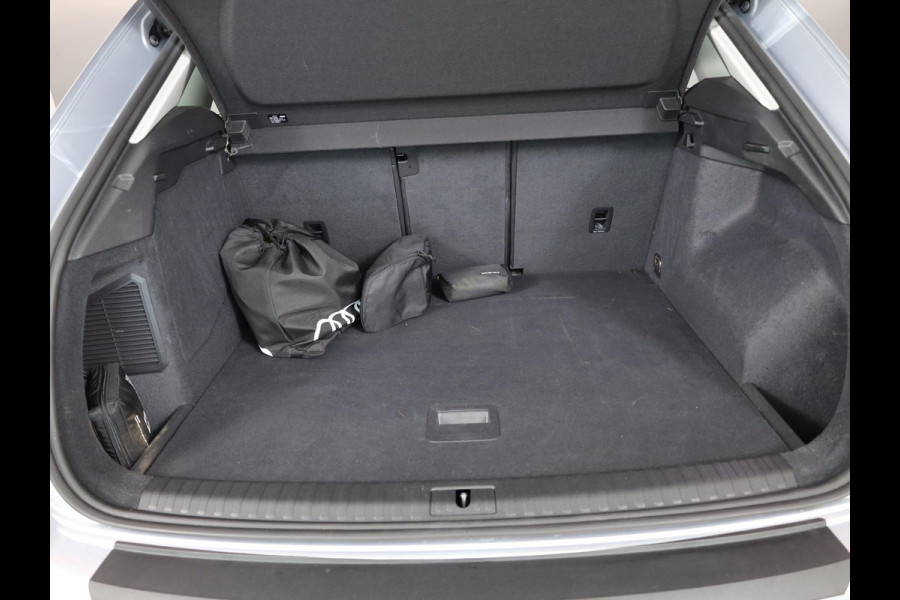 Audi Q3 45 TFSI e Advanced edition Hybrid 245pk | camera| 18'LM-velgen| Navi| El. achterklep