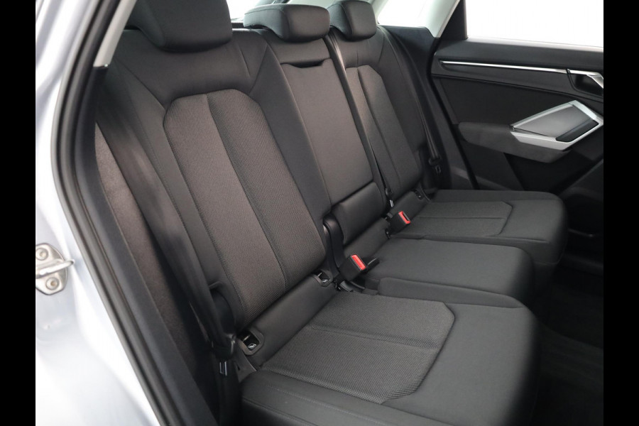 Audi Q3 45 TFSI e Advanced edition Hybrid 245pk | camera| 18'LM-velgen| Navi| El. achterklep
