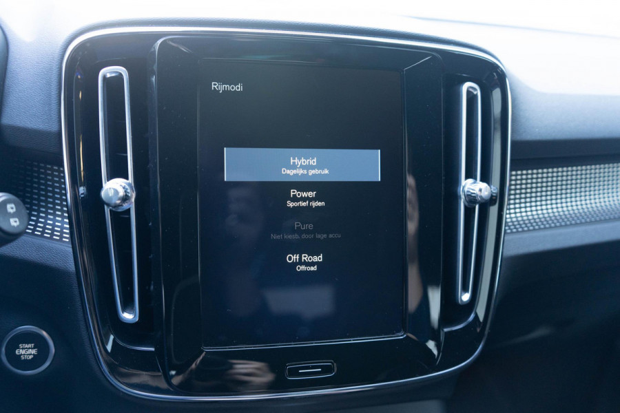 Volvo XC40 T5 262PK Automaat R-Design / Climate pack  / Park assist / Camera achter / Leer/Nubuck bekleding / Elektrische achterklep