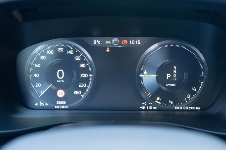 Volvo XC40 T5 262PK Automaat R-Design / Climate pack  / Park assist / Camera achter / Leer/Nubuck bekleding / Elektrische achterklep