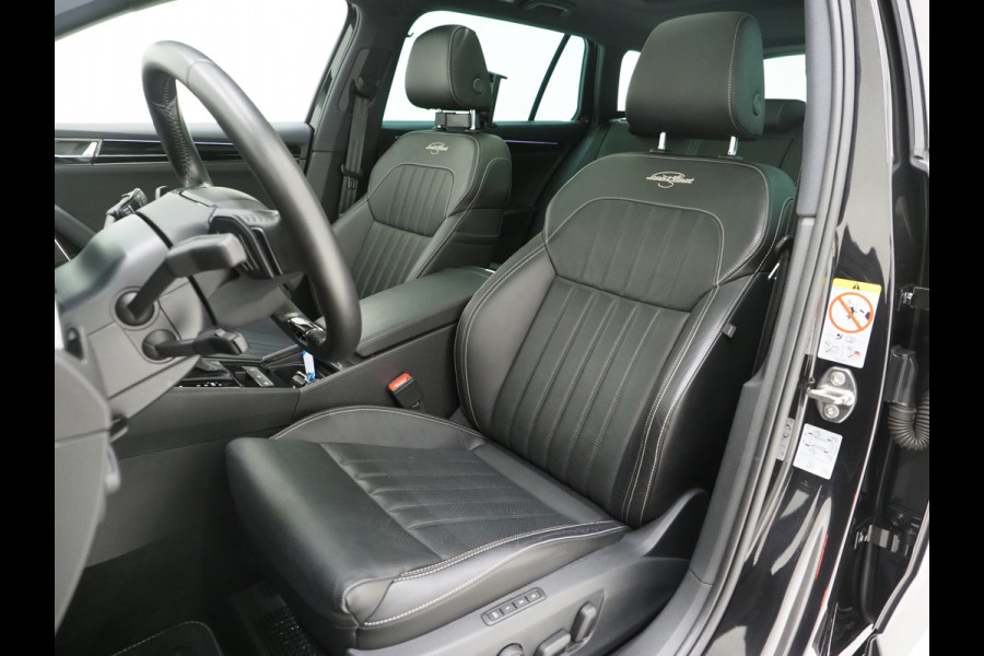 Škoda Superb Combi 1.4 TSI iV Laurin & Klement | Panoramadak | Trekhaak | Canton | 360 | Keyless | Adaptive Cruise | Carplay