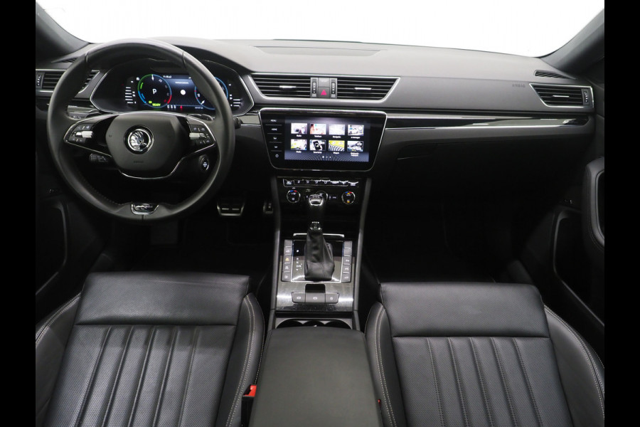 Škoda Superb Combi 1.4 TSI iV Laurin & Klement | Panoramadak | Trekhaak | Canton | 360 | Keyless | Adaptive Cruise | Carplay