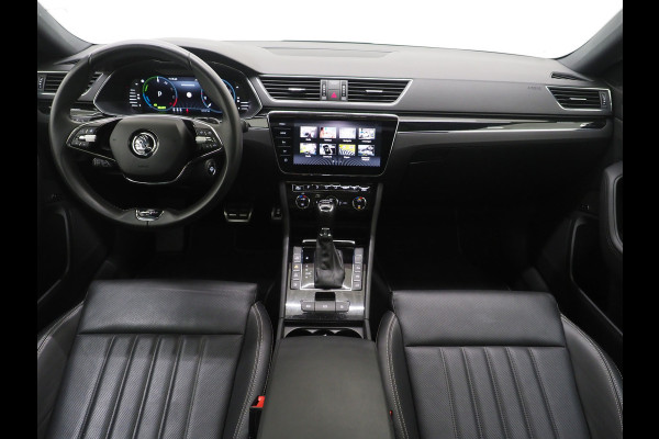 Škoda Superb Combi 1.4 TSI iV Laurin & Klement | Panoramadak | Trekhaak | Canton | 360 | Keyless | Adaptive Cruise | Carplay