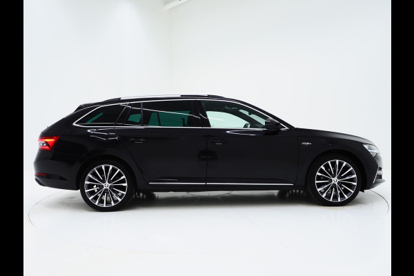 Škoda Superb Combi 1.4 TSI iV Laurin & Klement | Panoramadak | Trekhaak | Canton | 360 | Keyless | Adaptive Cruise | Carplay
