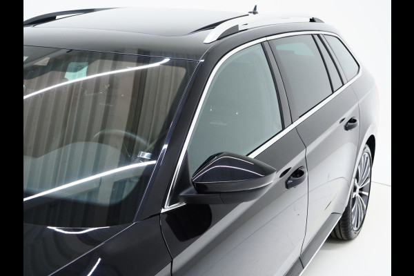Škoda Superb Combi 1.4 TSI iV Laurin & Klement | Panoramadak | Trekhaak | Canton | 360 | Keyless | Adaptive Cruise | Carplay