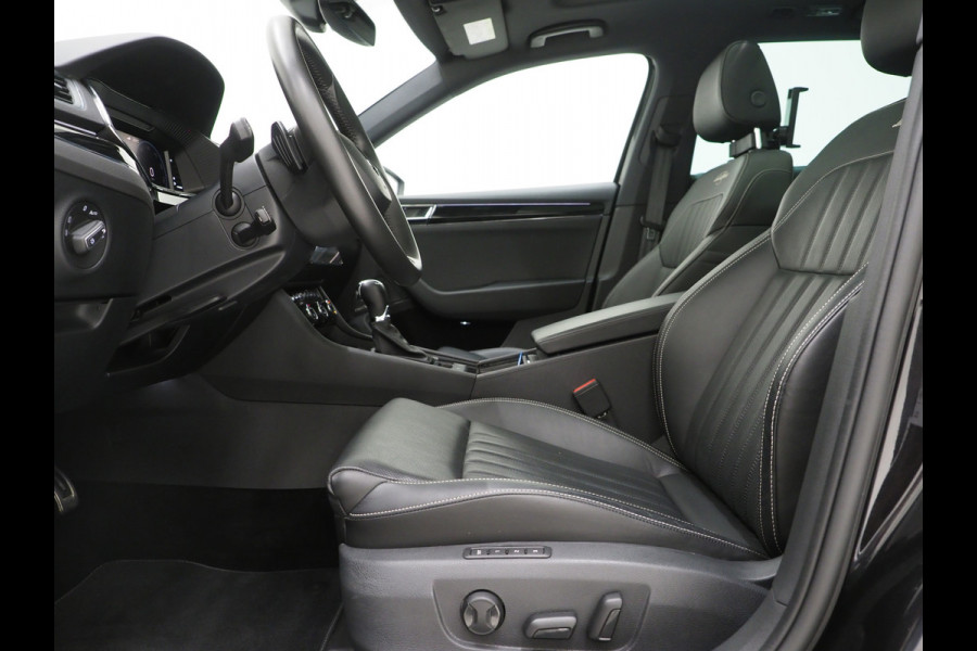 Škoda Superb Combi 1.4 TSI iV Laurin & Klement | Panoramadak | Trekhaak | Canton | 360 | Keyless | Adaptive Cruise | Carplay