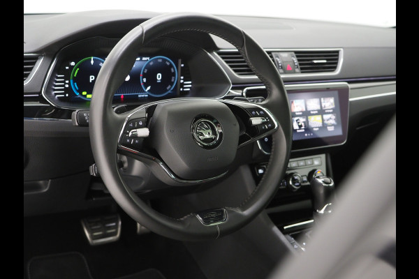 Škoda Superb Combi 1.4 TSI iV Laurin & Klement | Panoramadak | Trekhaak | Canton | 360 | Keyless | Adaptive Cruise | Carplay