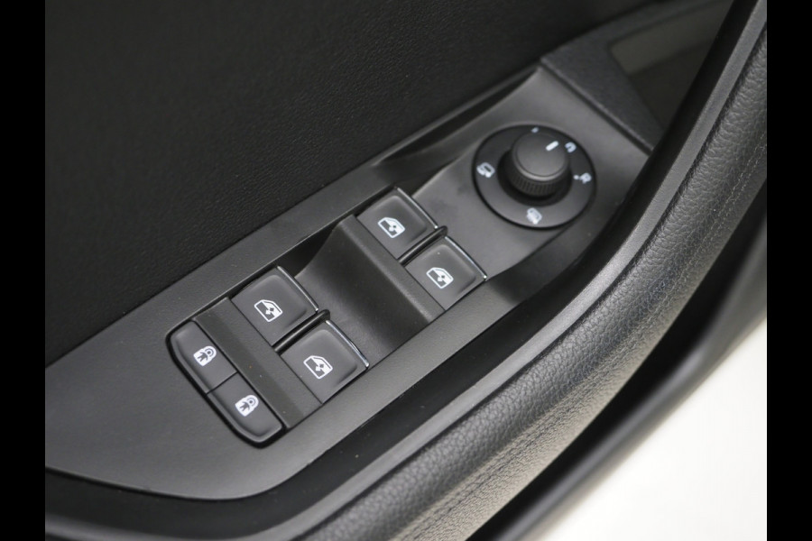 Škoda Superb Combi 1.4 TSI iV Laurin & Klement | Panoramadak | Trekhaak | Canton | 360 | Keyless | Adaptive Cruise | Carplay