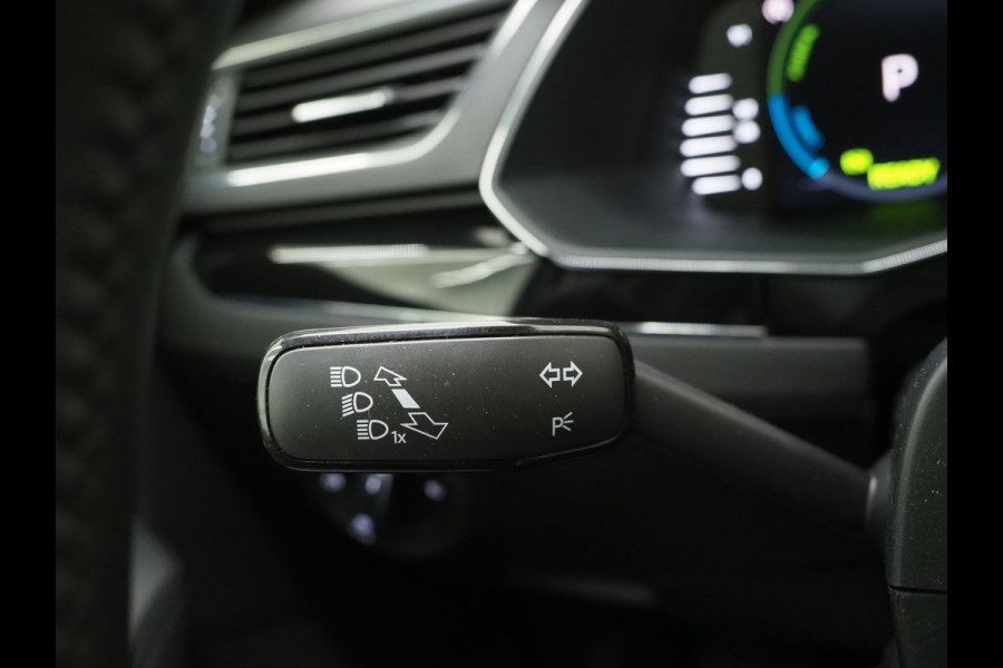 Škoda Superb Combi 1.4 TSI iV Laurin & Klement | Panoramadak | Trekhaak | Canton | 360 | Keyless | Adaptive Cruise | Carplay