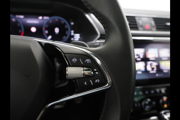 Škoda Superb Combi 1.4 TSI iV Laurin & Klement | Panoramadak | Trekhaak | Canton | 360 | Keyless | Adaptive Cruise | Carplay