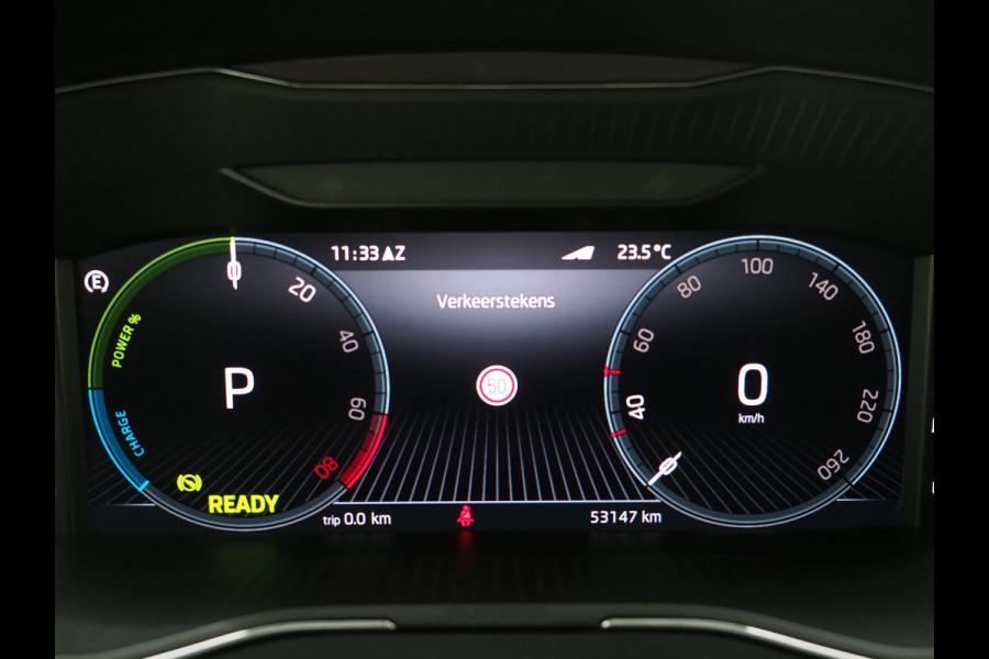 Škoda Superb Combi 1.4 TSI iV Laurin & Klement | Panoramadak | Trekhaak | Canton | 360 | Keyless | Adaptive Cruise | Carplay