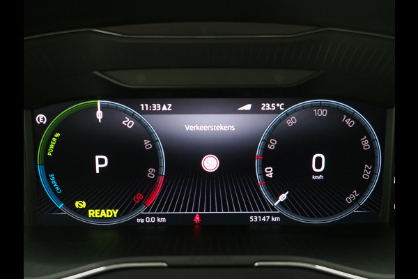 Škoda Superb Combi 1.4 TSI iV Laurin & Klement | Panoramadak | Trekhaak | Canton | 360 | Keyless | Adaptive Cruise | Carplay