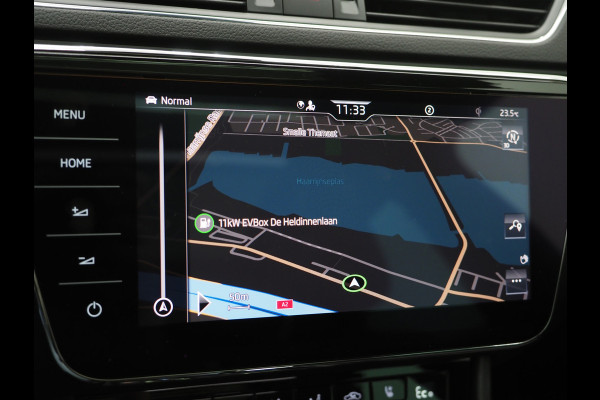 Škoda Superb Combi 1.4 TSI iV Laurin & Klement | Panoramadak | Trekhaak | Canton | 360 | Keyless | Adaptive Cruise | Carplay