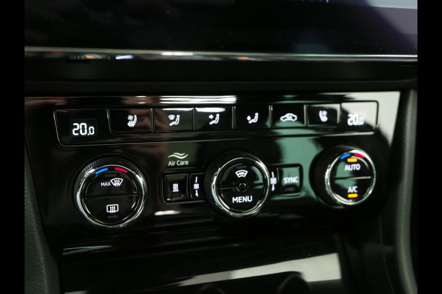 Škoda Superb Combi 1.4 TSI iV Laurin & Klement | Panoramadak | Trekhaak | Canton | 360 | Keyless | Adaptive Cruise | Carplay