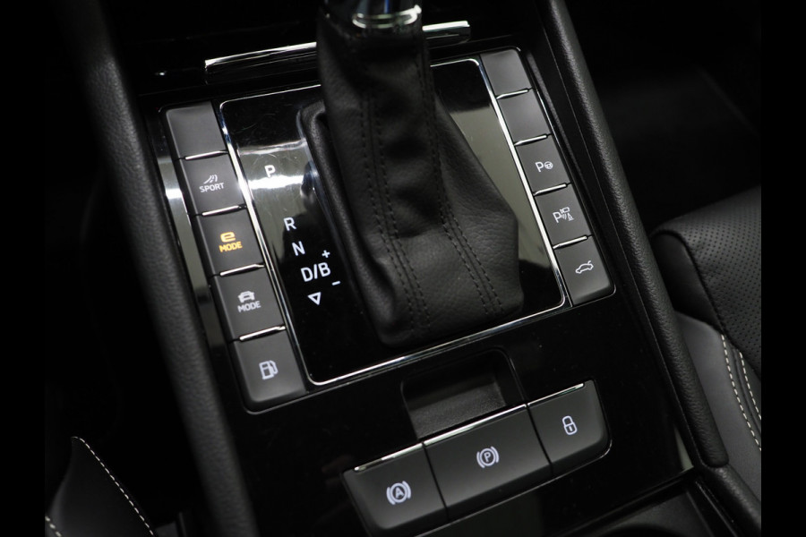 Škoda Superb Combi 1.4 TSI iV Laurin & Klement | Panoramadak | Trekhaak | Canton | 360 | Keyless | Adaptive Cruise | Carplay