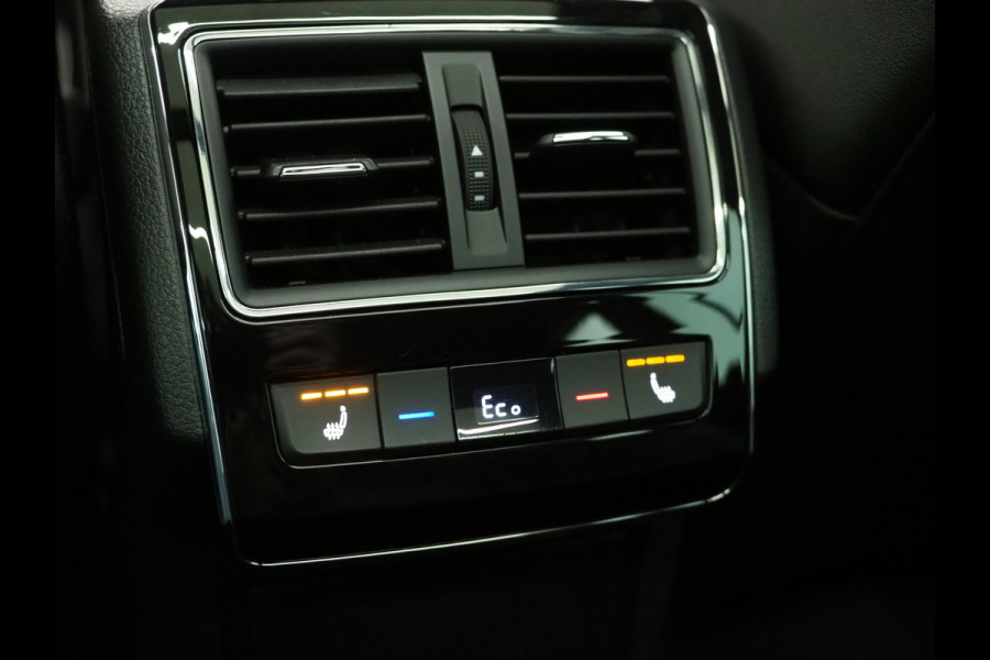 Škoda Superb Combi 1.4 TSI iV Laurin & Klement | Panoramadak | Trekhaak | Canton | 360 | Keyless | Adaptive Cruise | Carplay