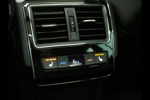 Škoda Superb Combi 1.4 TSI iV Laurin & Klement | Panoramadak | Trekhaak | Canton | 360 | Keyless | Adaptive Cruise | Carplay