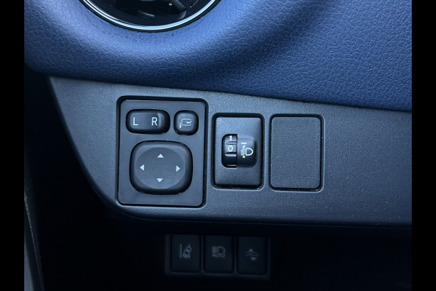 Toyota Yaris 1.5 Hybrid Bi-Tone | Navi | Clima | Camera | Cruise