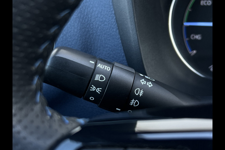 Toyota Yaris 1.5 Hybrid Bi-Tone | Navi | Clima | Camera | Cruise