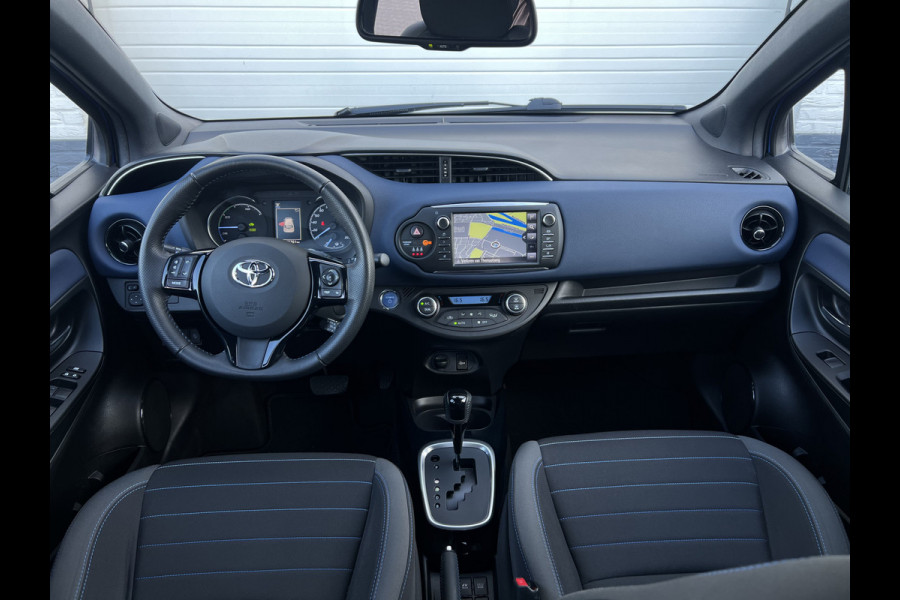 Toyota Yaris 1.5 Hybrid Bi-Tone | Navi | Clima | Camera | Cruise