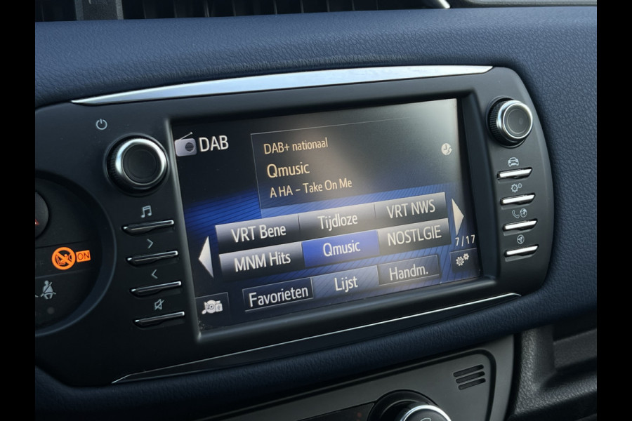 Toyota Yaris 1.5 Hybrid Bi-Tone | Navi | Clima | Camera | Cruise