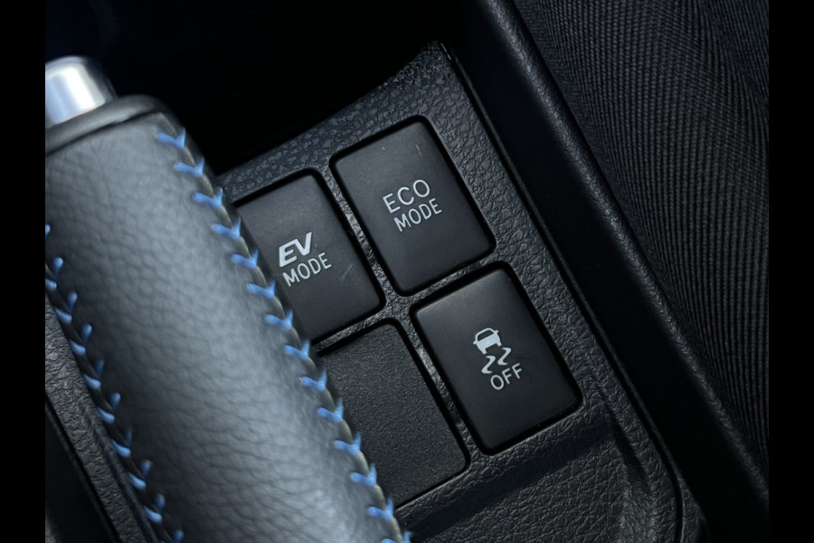 Toyota Yaris 1.5 Hybrid Bi-Tone | Navi | Clima | Camera | Cruise