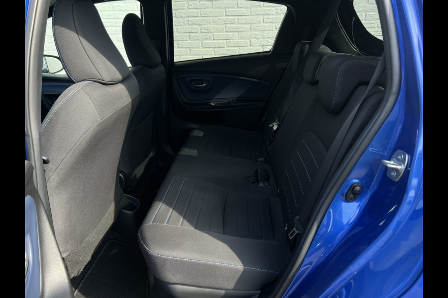 Toyota Yaris 1.5 Hybrid Bi-Tone | Navi | Clima | Camera | Cruise