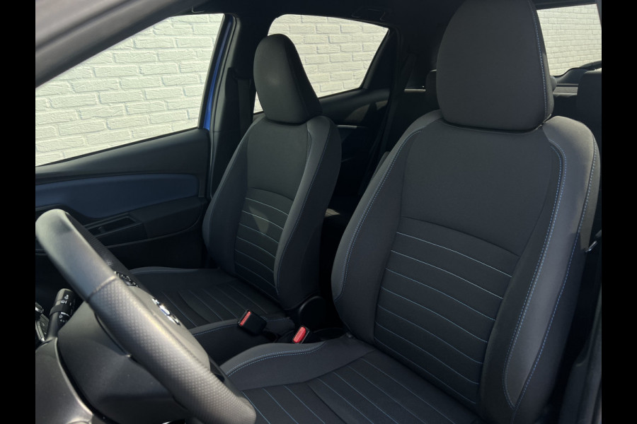 Toyota Yaris 1.5 Hybrid Bi-Tone | Navi | Clima | Camera | Cruise