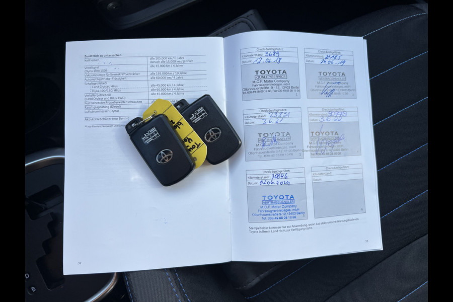 Toyota Yaris 1.5 Hybrid Bi-Tone | Navi | Clima | Camera | Cruise